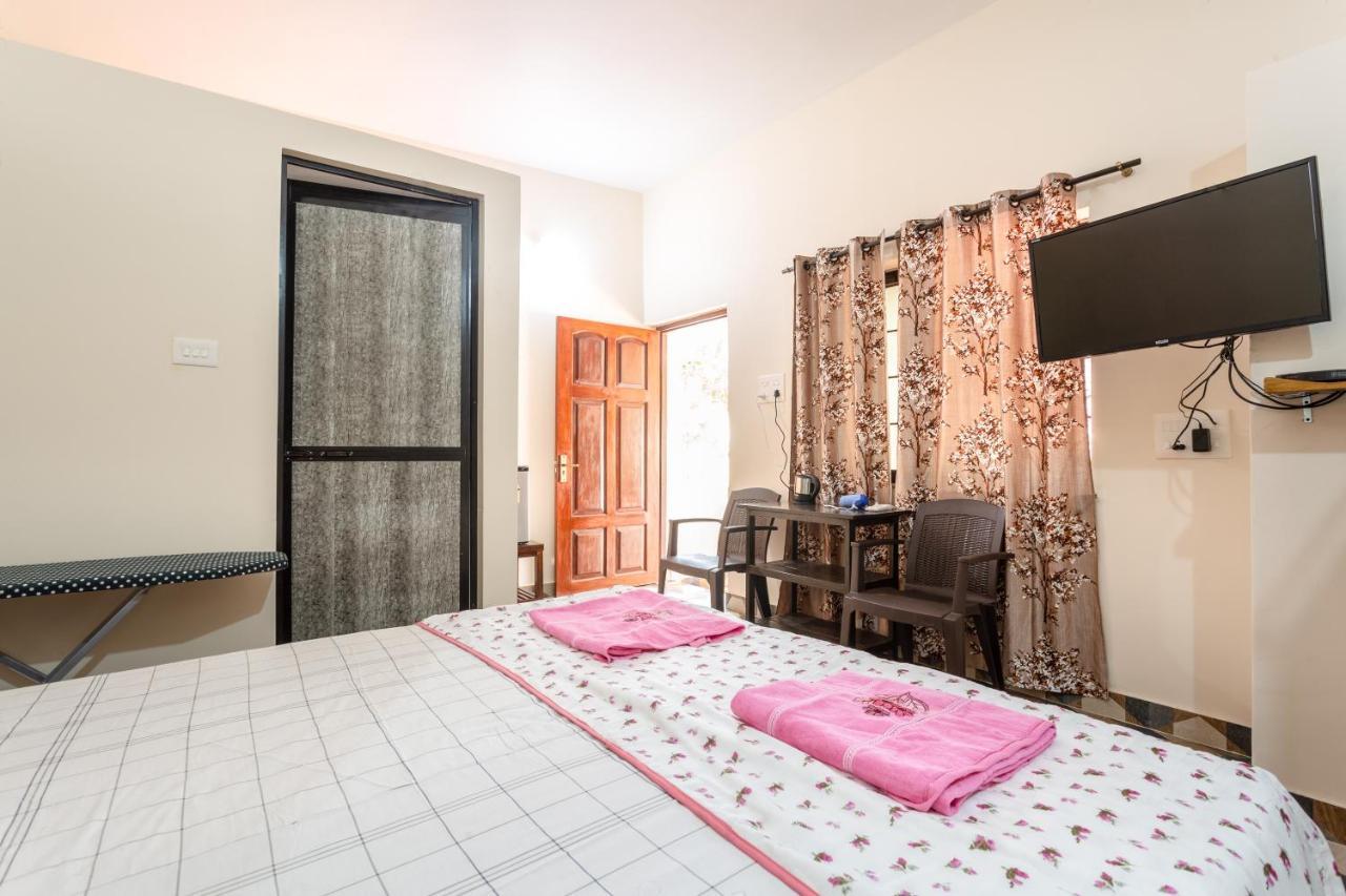Martinet Vagator Guest House Экстерьер фото